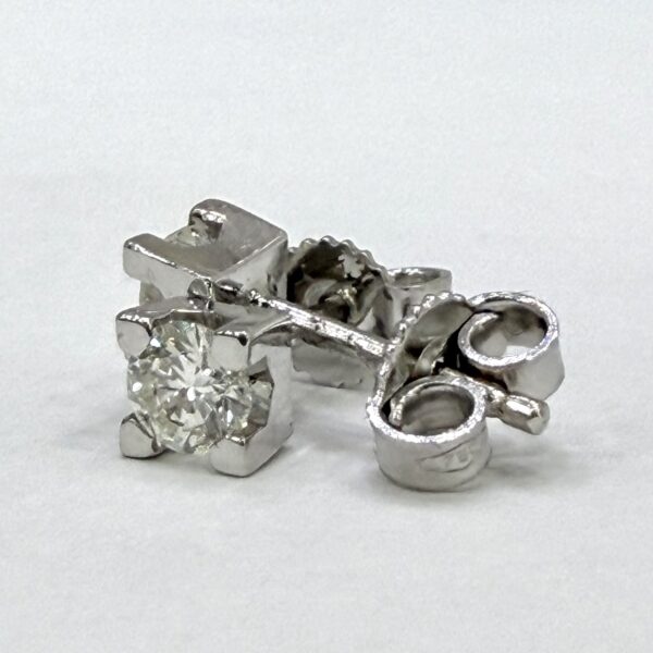 A441DA26-9079-400A-8B44-877526571BAC