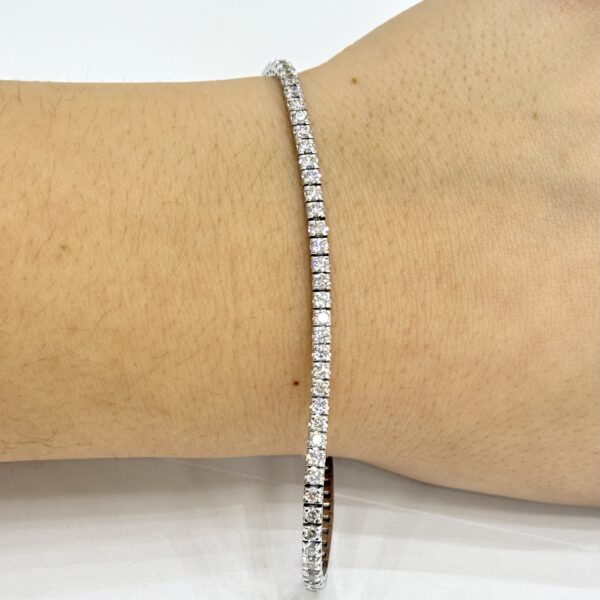 FB2B0B79-1341-4118-8C8F-B68B820A7982