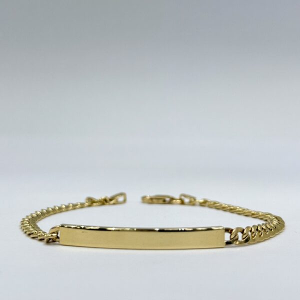 5D88AE91-344B-416F-BF54-57378A876737