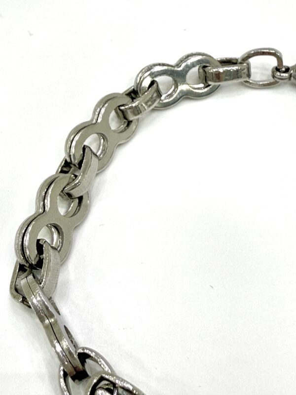 C0575DDF-F6CF-49AF-BB0D-A789CE0F2E6B