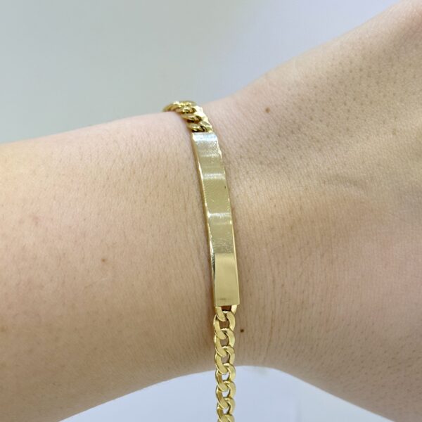 DEF70131-CCDE-4D72-A62D-9BF59495A035